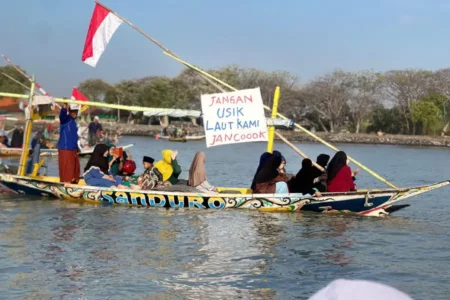 Nelayan: Reklamasi Surabaya Waterfront Land Omong Kosong