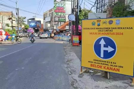 Sosialisasi Rekayasa Lalin di Jalan Buring Kota Malang.