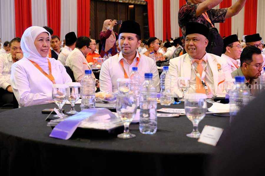 PKS Serahkan Form B1 KWK ke Khofifah-Emil dan 26 Pasangan Cakada se-Jatim