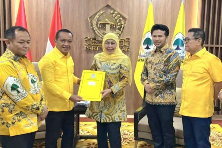 Daftar 28 Agustus ke KPU Jatim, Khofifah-Emil Terima B1 KWK Golkar Daftar 28 Agustus ke KPU Jatim, Khofifah-Emil Terima B1 KWK Golkar