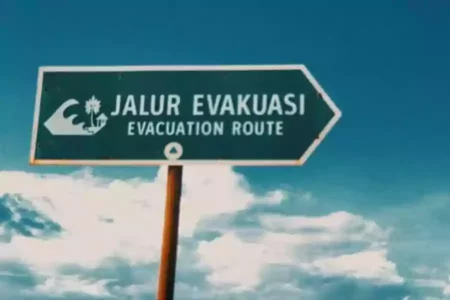 Ilustrasi jalur evakuasi saat ada bencana.