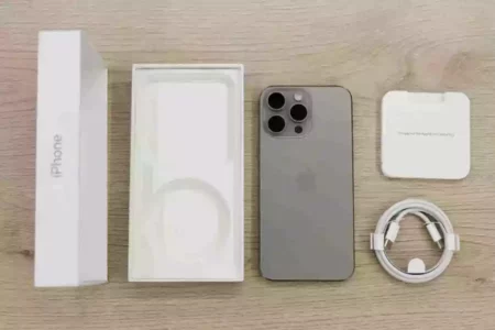 Ilustrasi iPhone 16 Series. (Zana Latif/pexels.com)