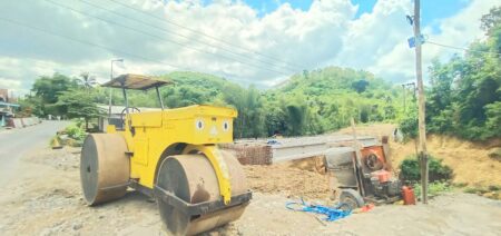 Jembatan Dawuhan Kecamatan Kademangan Kabupaten Blitar, Sabtu (9/3/2024) lalu. (Foto : Winanto/beritajatim.com)