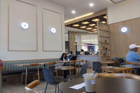 Kenangan Signature: Berkonsep Tempat Ngopi yang Asyik Lebih Eksklusif di Surabaya