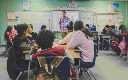 Pusat Studi Gender UB: Edukasi Bahaya Pelecehan Seksual Dimulai Sejak Playgroup Ilustrasi edukasi pelecehan seksual sejak dini (Foto: Unsplash)