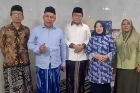 Tokoh Nahdlatul Ulama Jatim, KH Marzuki Mustamar, mengajak warga Kabupaten Malang mendukung Sanusi-Lathifah di Pilbup Malang 2024.