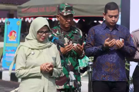 Bupati Blitar membuka acara pesta rakyat dalam rangka peringatan 7 abad Kabupaten Blitar, Jumat (2/8/2024). (foto : Winanto/beritajatim.com)