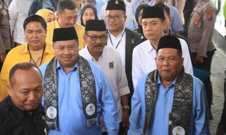 Mantan Kades Daftar Cabup ke KPU Jombang foto beritajatim