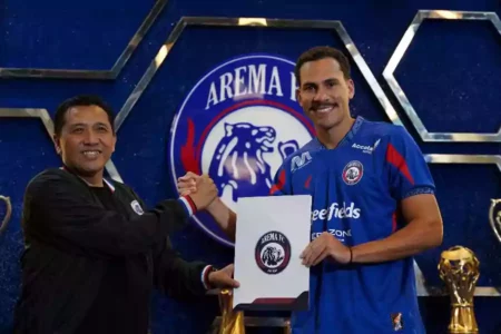 Pablo Oliveira diperkenalkan manajemen Arema FC.