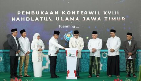 Buka Konferwil NU Jatim di Jombang, Gus Yahya Pencet Tombol Sirine foto beritajatim