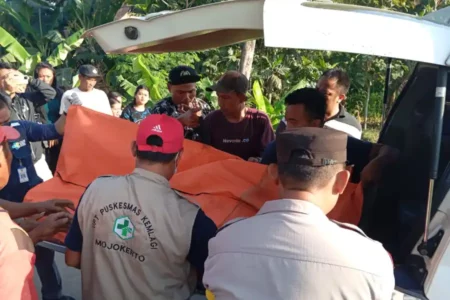 Selip di Tikungan, Pemotor Magetan Meninggal di Mojokerto foto berita jatim