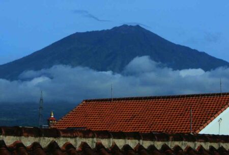 Cuaca Malang Hari Ini Selasa 11 September: Belum Hujan, Cerah Berawan Cuaca Malang hari ini (Foto: Unsplash)