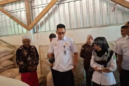 Tim Pengawasan Pastikan Stok Pupuk Bersubsidi di Sumenep Aman foto berita jatim