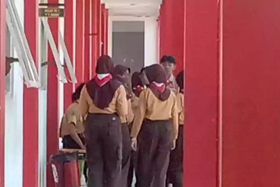 Siswa SMP Negeri 3 Kota Blitar, Sabtu (31/8/2024). (Foto: Winanto/Beritajatim.com)