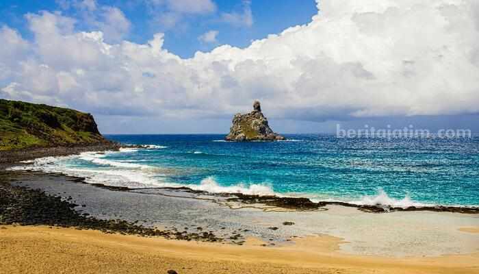 Teluk Love Jember: Surga Kecil Berbentuk Hati di Pantai Selatan Ilustrasi dari Pexels @Paulo gustavo Modesto