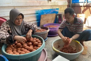 Telur Asin Herbal: Inovasi Lezat Penyandang Disabilitas Netra Banjarbaru foto berita jatim