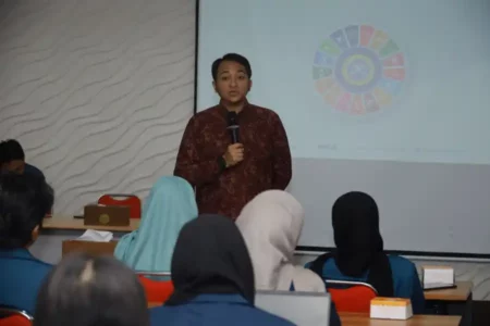 UNAIR Gelar SDGs School, Cetak Generasi Muda Peduli Tujuan Pembangunan Berkelanjutan foto berita jatim