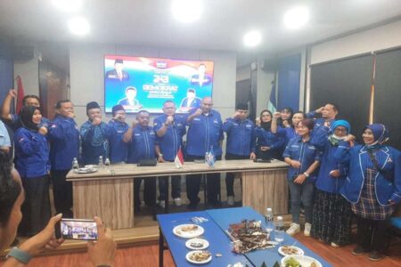 Acara HUT SBY dan Partai Demokrat di Kantor Demokrat Jatim.