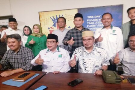 Bawaslu Sidoarjo Diminta Tertibkan Baliho Subandi yang Memasang Logo PKB
