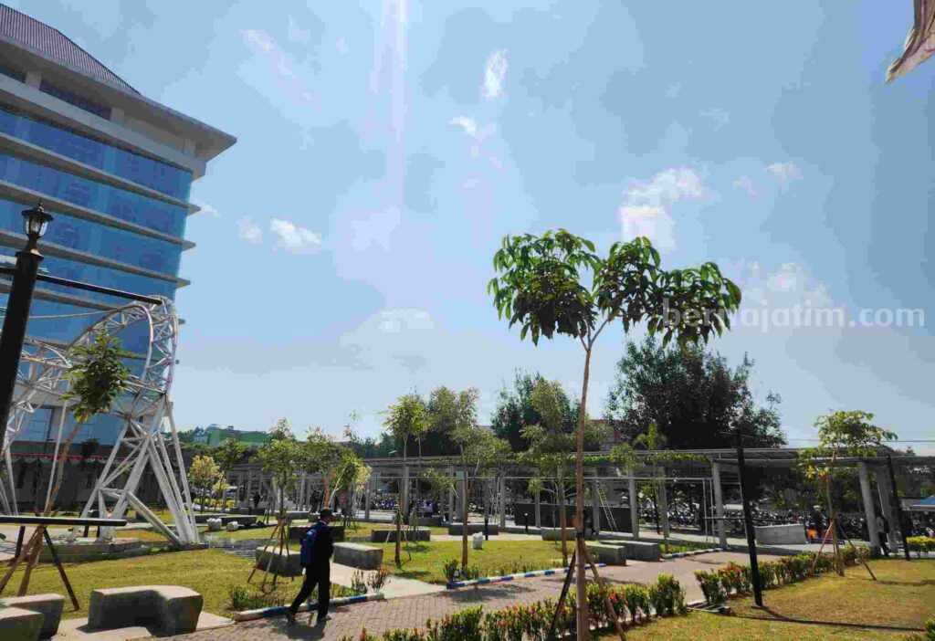 Cuaca Malang hari ini (Foto: Dani Alifian/beritajatim.com)