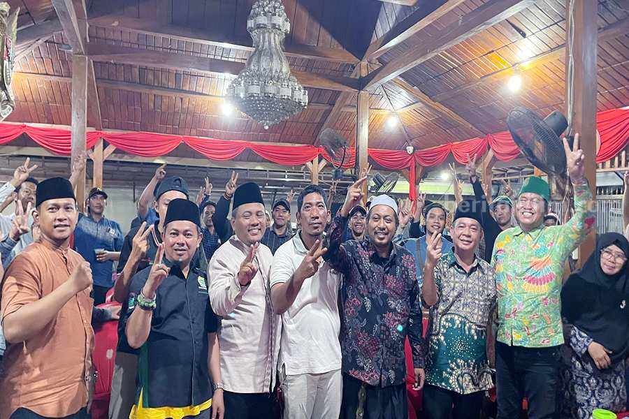 Cawabup nomor 2 Edi Widodo bersama puluhan perwakilan pemuda dari berbagai unsur berkomitmen siap menangkan Paslon SAE.
