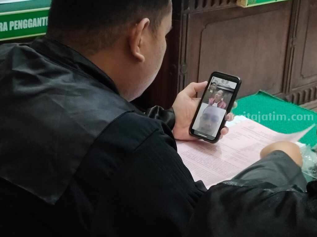 Jaksa Parlindungan T Manulang Saat Menyidangkan Terdakwa Kakok Secara Online.