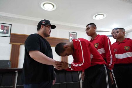 Mas Dhito Beri Kunci Sukses Anggota Paskibra Kediri Ingin Jadi Polisi Bupati Kediri Hanindhito Himawan Pramana menemui Paskibra Garuda 11 Kabupaten Kediri.