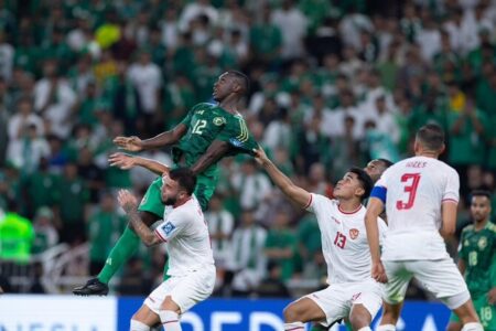 Laga antara Arab Saudi dengan Indonesia di Kualifikasi Piala Dunia 2026 berakhir dengan skor imbang 1-1 pada Jumat (6/9/2024) dini hari WIB. Foto: X/@saudint