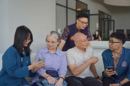 Ubaya Senior Education di Universitas Surabaya Fasilitasi Lansia Timba Ilmu Lagi