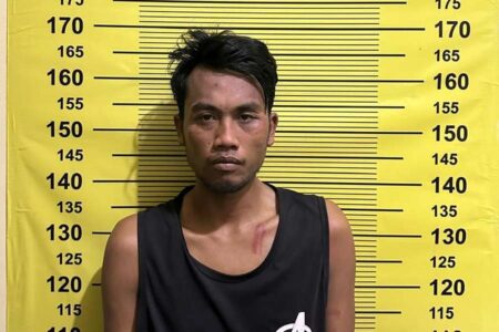 Salem saat diamankan di Polsek Sukomanunggal.