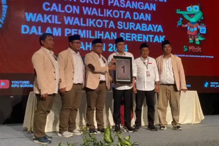 Eri Cahyadi-Armuji Dapat Nomor Urut 1 di Pilwali Surabaya foto berita jatim