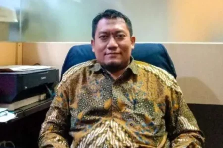 Kelas Menengah di Indonesia Merosot, Pakar Unair Beri Rekomendasi Strategis foto beritajatim