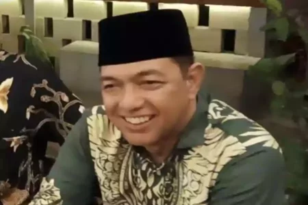 Ikuti Risma Mundur dari Mensos, Gus Hans juga Mundur dari MUI Jatim Gus Hans yang mendampingi Risma maju di Pilgub Jatim.