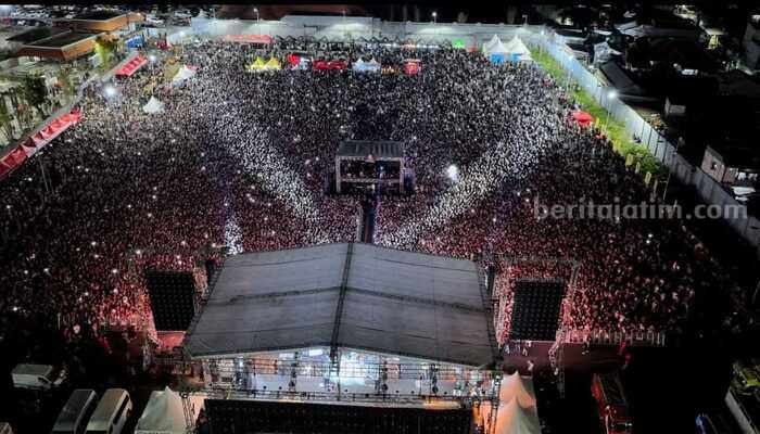 Suasana konser Ekspectanica di Surabaya Expo Center (SBEC), Sabtu (31/8/2024). (Sumber foto: Instagram/konser.jatim)