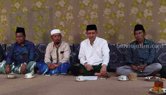 KH Imam Buchori bersama para ulama di Bangkalan