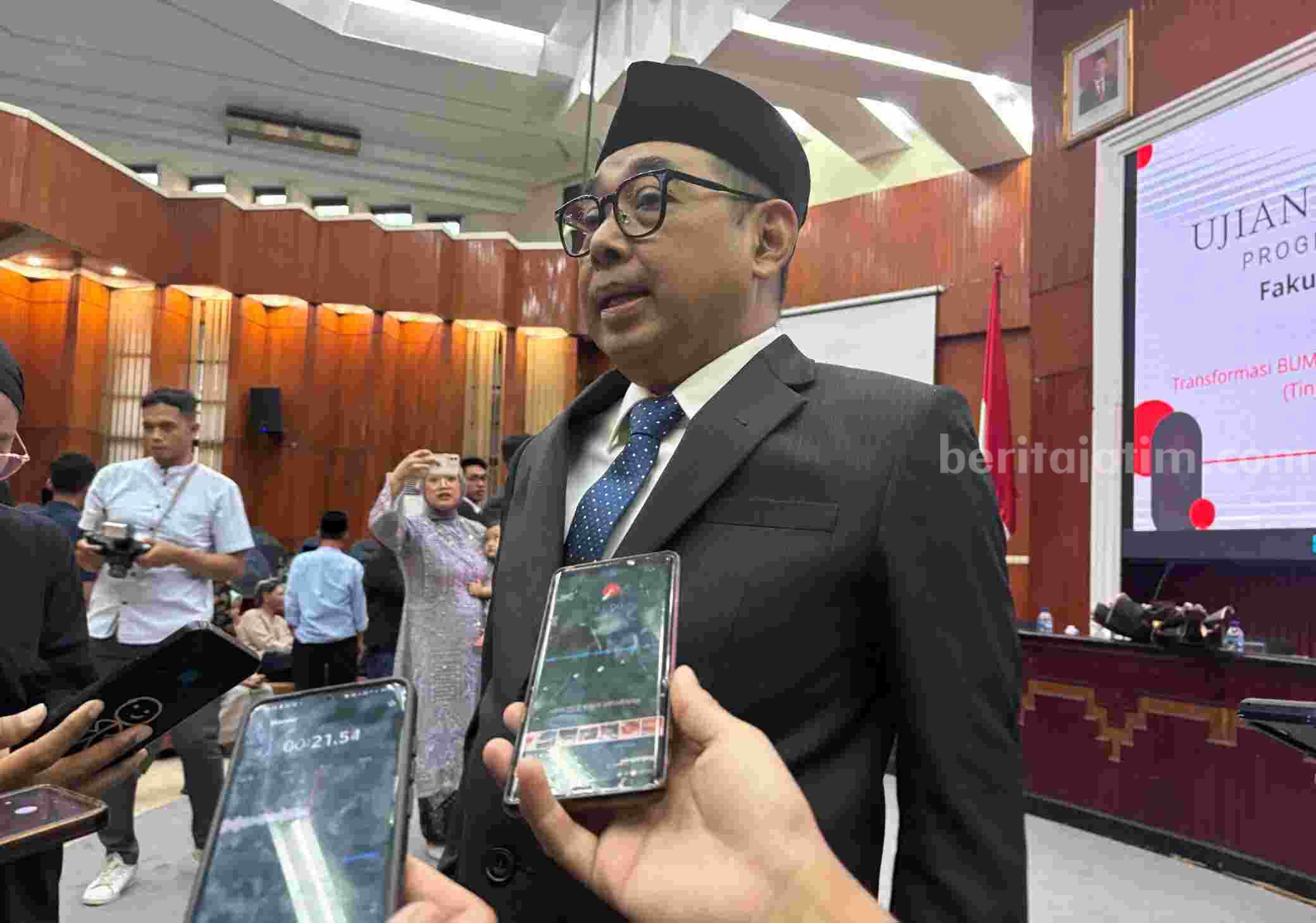 Sesi wawancara bersama Arif Afandi (Foto: Dani Alifian/Beritajatim.com)