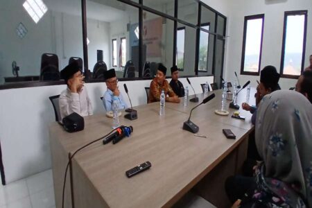 Bapaslon Rusdi-Shobih Datangi Bawaslu Pasuruan, Ada Apa?