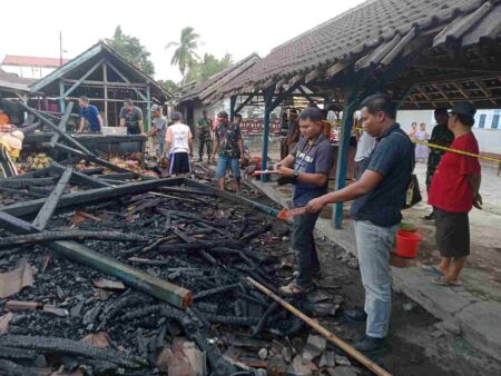 Pasar Ngadri Blitar Terbakar, Kerugian Capai Puluhan Juta Rupiah