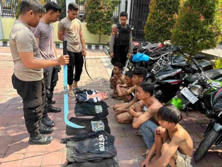 Foto pelaku gengster motor saat diamankan di Polres Gresik