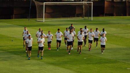 Tim nasional Australia menjalani sesi latihan di Jakarta sebelum menghadapi Indonesia di Stadion Utama Gelora Bung Karno (SUGBK) pada Selasa (10/9/2024) malam. [Foto: Socceroos ]