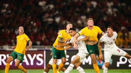 Pelatih Australia Kritik Penyelesaian Akhir Timnya Setelah Seri dengan Indonesia Pertandingan antara tim nasional (Timnas) Indonesia dengan Australia berkesudahan dengan skor imbang tanpa gol pada Selasa (10/9/2024). Foto: Socceroos
