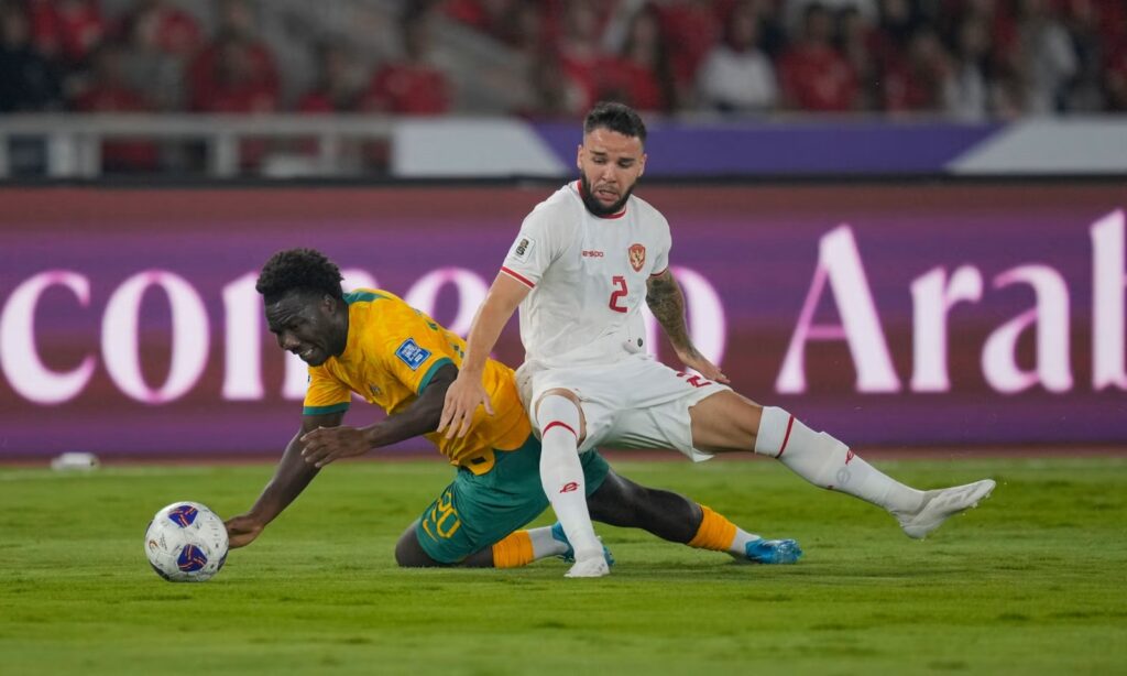 Pertandingan antara tim nasional (Timnas) Indonesia dengan Australia berkesudahan dengan skor imbang tanpa gol pada Selasa (10/9/2024). Foto: AFP