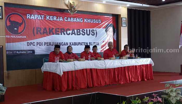 Kegiatan Rakercabsus PDIP dalam rangka pemenangan Pilgub Jatim dan Pilbup Blitar, Kamis (13/9/2024). (foto : Winanto/beritajatim.com)