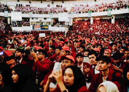 Peran Generasi Muda dalam Transisi Energi: Dirjen EBTKE Beri Motivasi Maba UMM Maba UMM mendapat motivasi dari Dirjen EBTKE .(Foto: Istimewa)