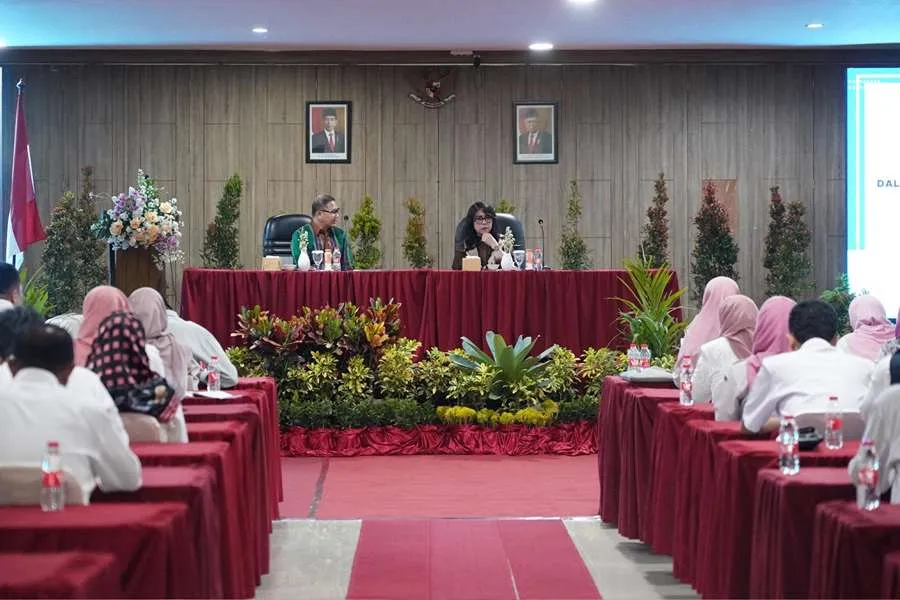 Sinkronisasi Program Pendidik dan Tenaga Kependidikan di Hotel Batu Suki.