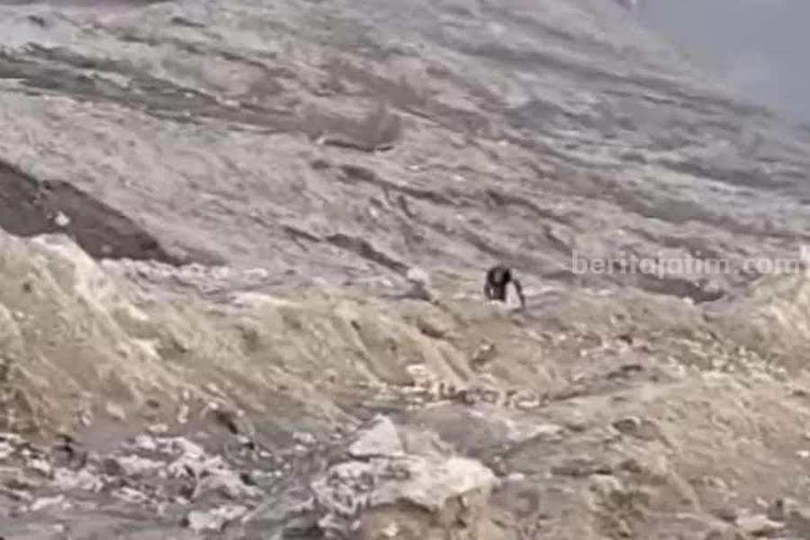 Aksi Nekat di Gunung Bromo Tuai Kecaman, TNBTS Beri Peringatan