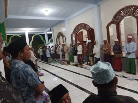 Sholawat Nabi Berkumandang Tiap Malam di Sampang foto