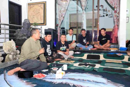 Gus Makki Ngopi Bareng Seniman Banyuwangi, Begini Endingnya
