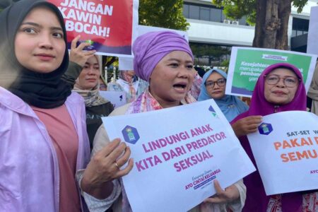 Hanya dapat Nilai 2,2 persen di Survei Poltracking, Luluk: Kita Woles Aja Luluk Nur Hamida usai acara sosialisasi isu perempuan dan keluarga di CFD Jalan Darmo, Surabaya, (foto/Anggadia)