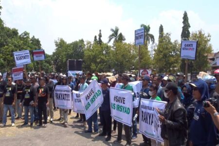 Sahabat Gus Irsyad Demo KPU Pasuruan, Tuntut Pembatalan Pergantian Caleg Terpilih PKB Demo Pasuruan